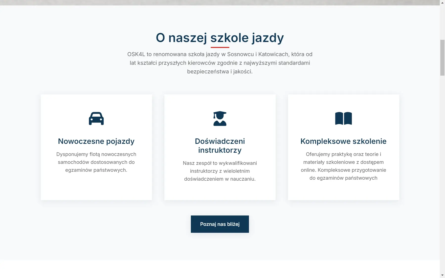 Strona szkoły jazdy na laptopie - widok 2